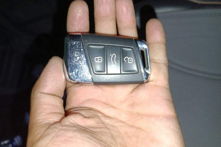 Used Volkswagen Passat 2019 330TSI Elite Edition China VI Vehicle Key