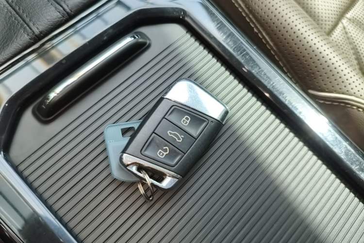 Used Volkswagen Passat 2019 330TSI Luxury Edition China VI Standard Vehicle Key