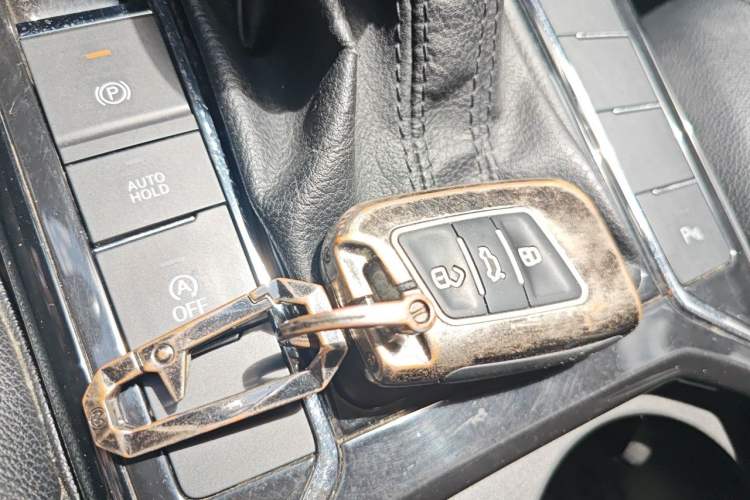 Used Volkswagen Passat 2019 330TSI Luxury Edition China VI Standard Vehicle Key