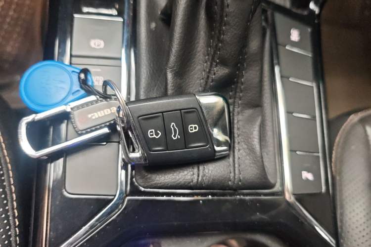 Used Volkswagen Passat 2019 330TSI Luxury Edition China V Standard Vehicle Key
