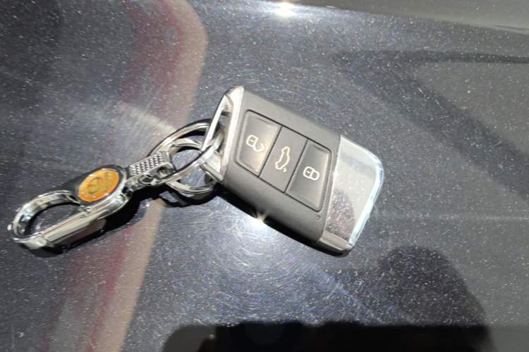 Used Volkswagen Passat 2019 330TSI Elite Edition China VI Vehicle Key