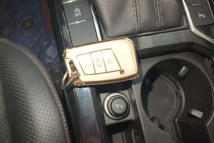 Used Volkswagen Passat 2019 330TSI Luxury Edition China V Standard Vehicle Key