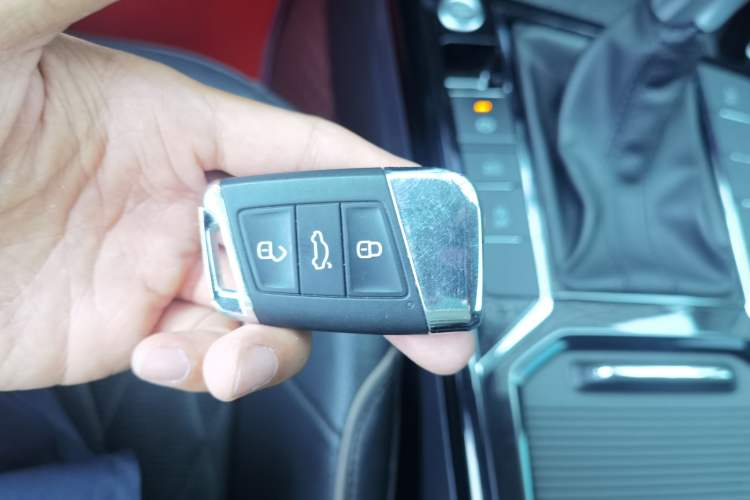 Used Volkswagen Passat 2019 330TSI Luxury Edition China V Standard Vehicle Key