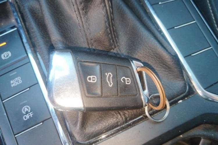 Used Volkswagen Passat 2019 280TSI Business Edition China VI Vehicle Key