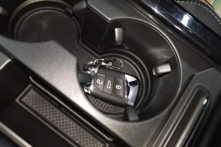 Used Volkswagen Passat 2019 380TSI Luxury Edition China VI Standard Vehicle Key