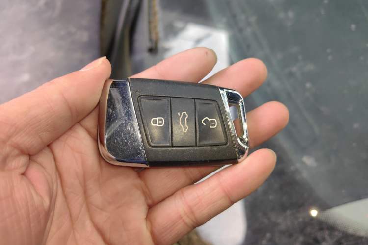 Used Volkswagen Passat 2019 280TSI Business Edition China VI Vehicle Key