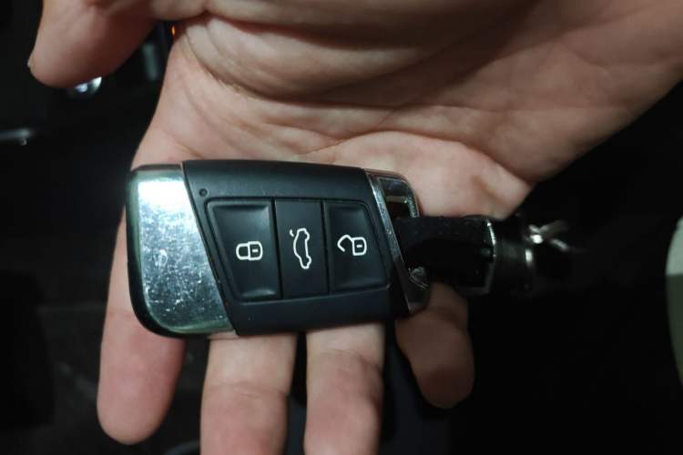 Used Volkswagen Passat 2019 280TSI Business Edition China VI Vehicle Key