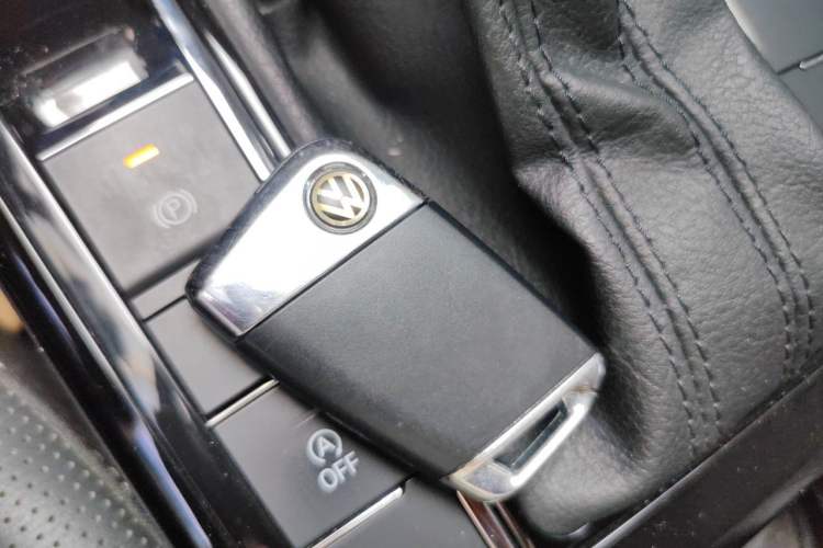 Used Volkswagen Passat 2019 330TSI Luxury Edition China VI Standard Vehicle Key