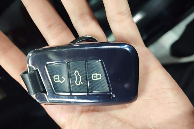 Used Volkswagen Passat 2019 330TSI Luxury Edition China VI Standard Vehicle Key