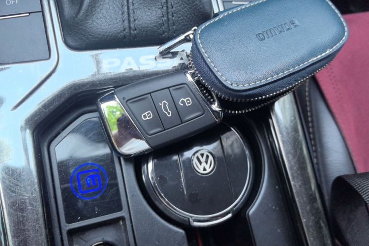 Used Volkswagen Passat 2019 330TSI Elite Edition China VI Vehicle Key