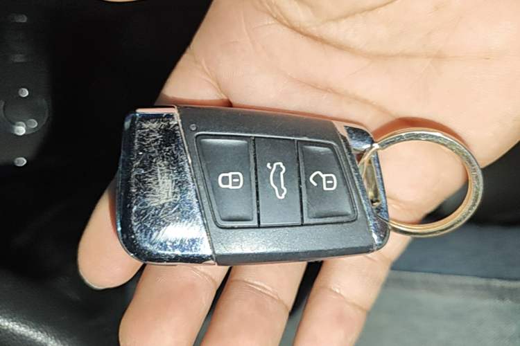 Used Volkswagen Passat 2019 280TSI Business Edition China VI Vehicle Key