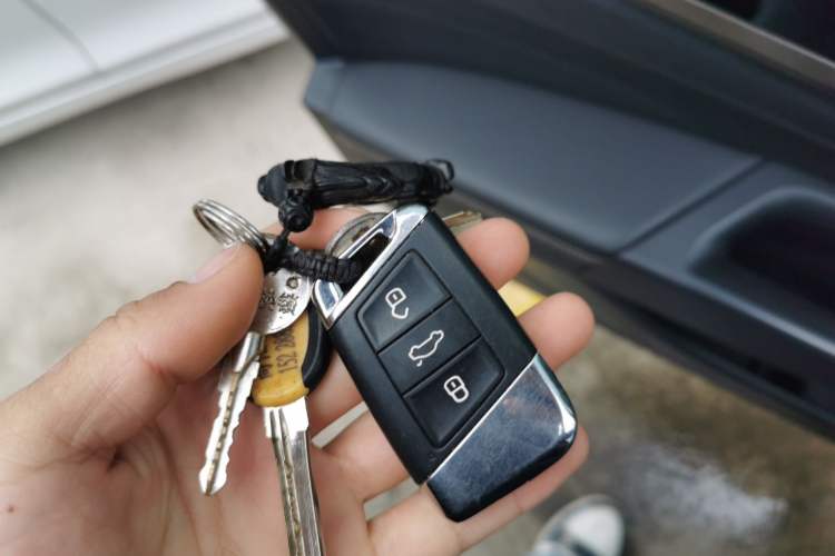 Used Volkswagen Passat 2019 280TSI Business Edition China VI Vehicle Key