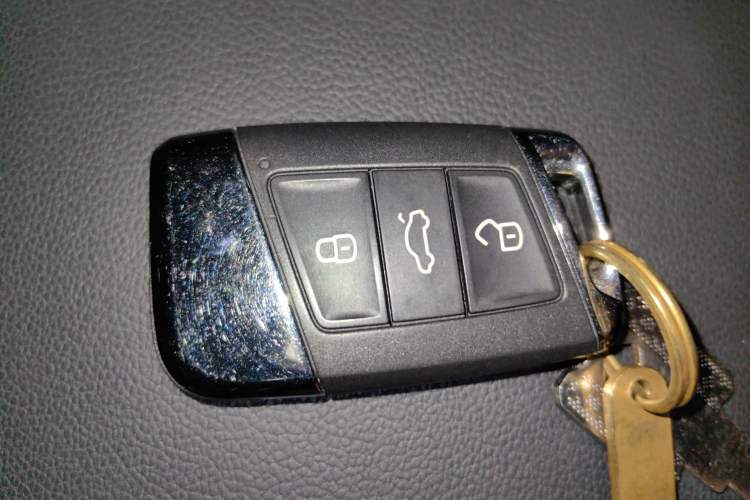 Used Volkswagen Passat 2019 330TSI Luxury Edition China VI Standard Vehicle Key