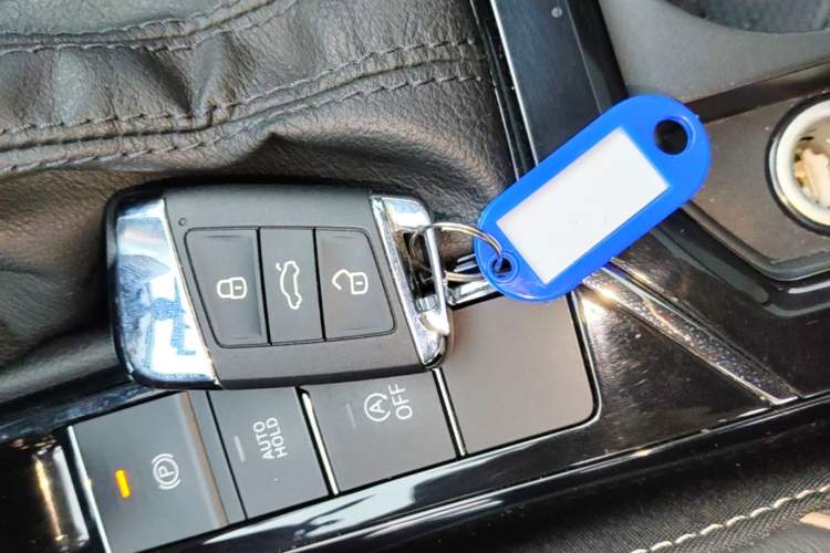 Used Volkswagen Passat 2019 330TSI Elite Edition China VI Vehicle Key