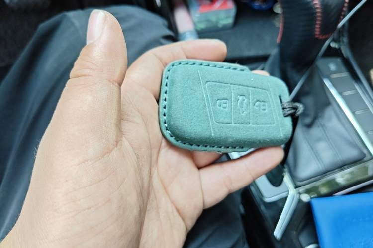 Used Volkswagen Passat 2019 330TSI Elite Edition China VI Vehicle Key