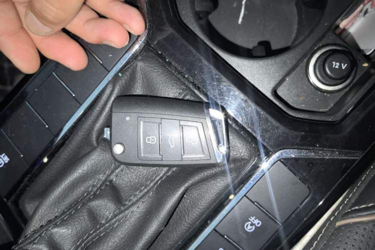 Used Volkswagen Passat 2019 330TSI Luxury Edition China VI Standard Vehicle Key