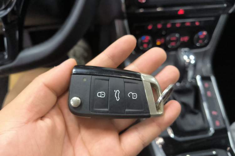 Used Volkswagen Passat 2019 330TSI Elite Edition China V Standard Vehicle Key
