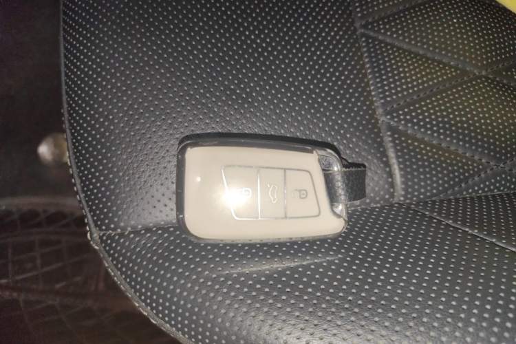 Used Volkswagen Passat 2019 330TSI Luxury Edition China V Standard Vehicle Key