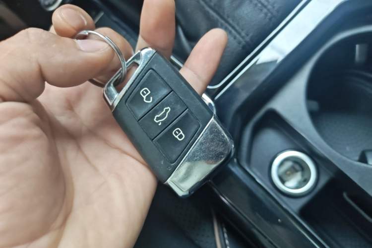 Used Volkswagen Passat 2019 330TSI Luxury Edition China V Standard Vehicle Key