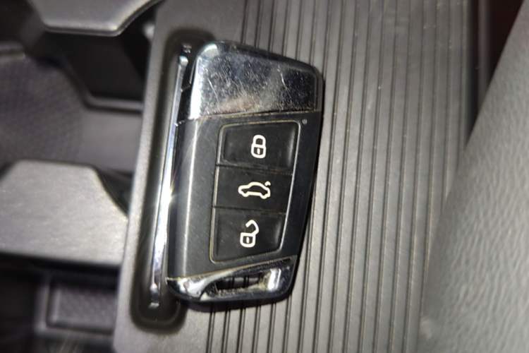 Used Volkswagen Passat 2019 330TSI Elite Edition China V Standard Vehicle Key