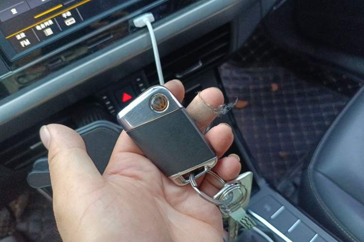 Used Volkswagen Passat 2019 280TSI Business Edition China VI Vehicle Key