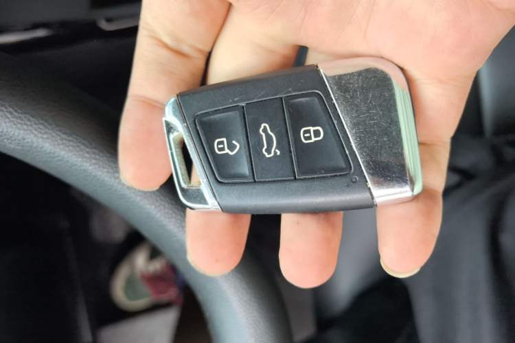 Used Volkswagen Passat 2019 280TSI Business Edition China VI Vehicle Key