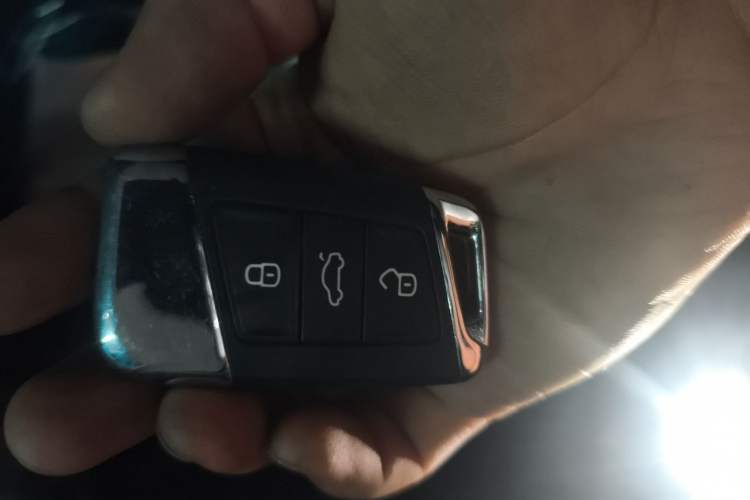 Used Volkswagen Passat 2019 330TSI Luxury Edition China VI Standard Vehicle Key