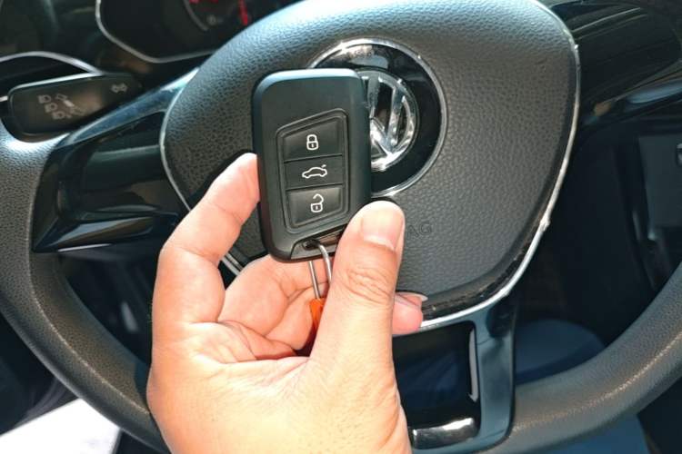 Used Volkswagen Passat 2019 280TSI Business Edition China VI Vehicle Key