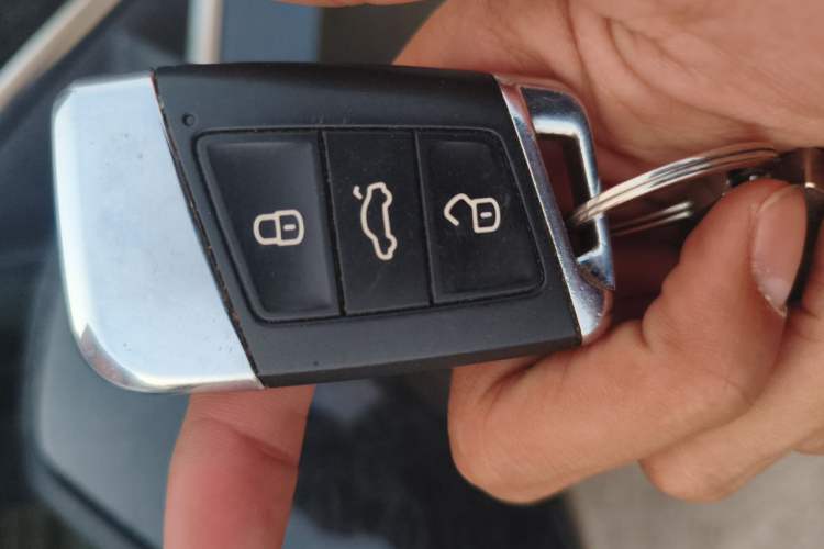 Used Volkswagen Passat 2019 280TSI Elite Edition China VI Standard Vehicle Key