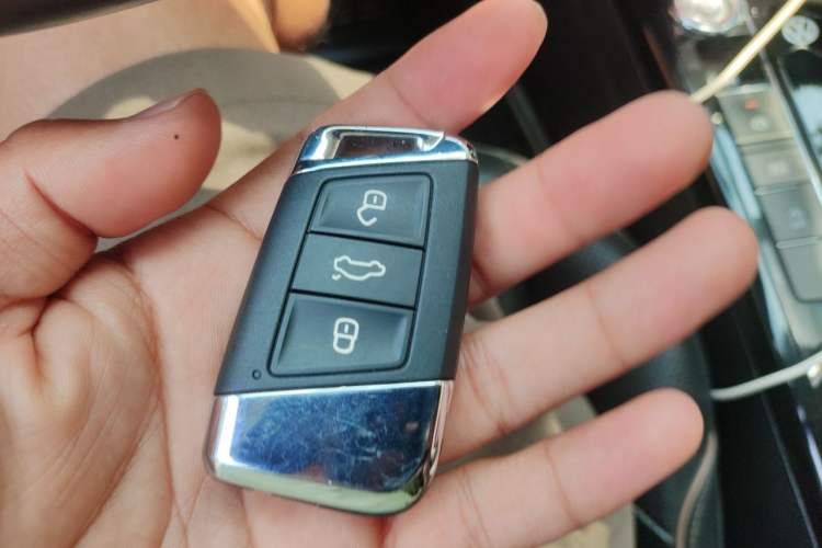 Used Volkswagen Passat 2019 330TSI Luxury Edition China V Standard Vehicle Key