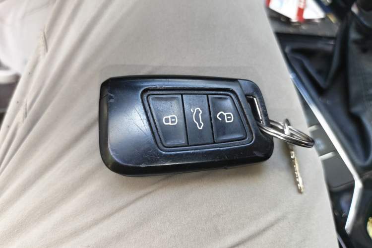Used Volkswagen Passat 2019 330TSI Elite Edition China VI Vehicle Key