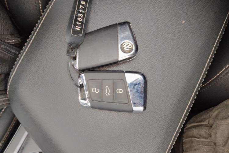 Used Volkswagen Passat 2019 280TSI Business Edition China VI Vehicle Key