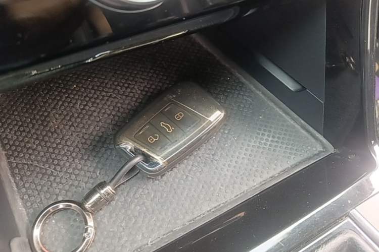 Used Volkswagen Passat 2019 380TSI Luxury Edition China VI Standard Vehicle Key