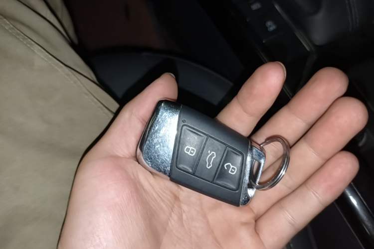 Used Volkswagen Passat 2019 330TSI Luxury Edition China VI Standard Vehicle Key