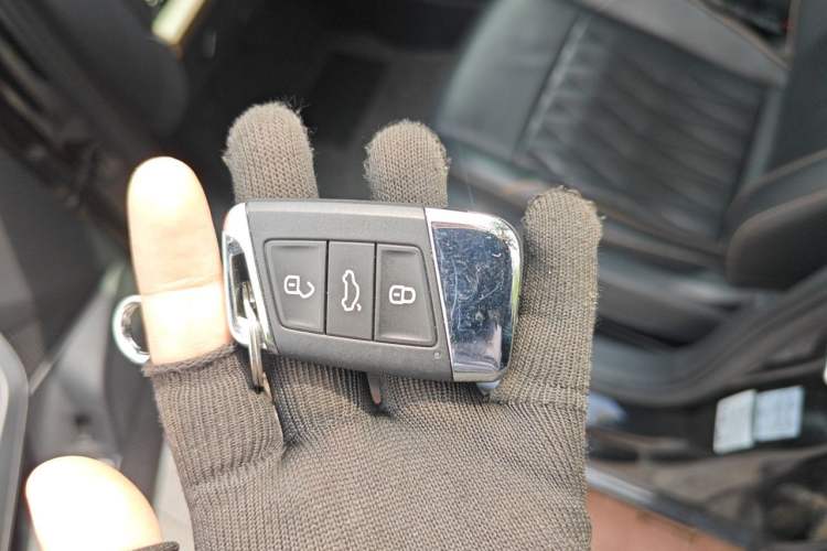 Used Volkswagen Passat 2019 380TSI Luxury Edition China VI Standard Vehicle Key