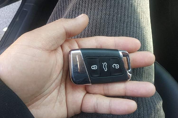 Used Volkswagen Passat 2019 280TSI Business Edition China VI Vehicle Key