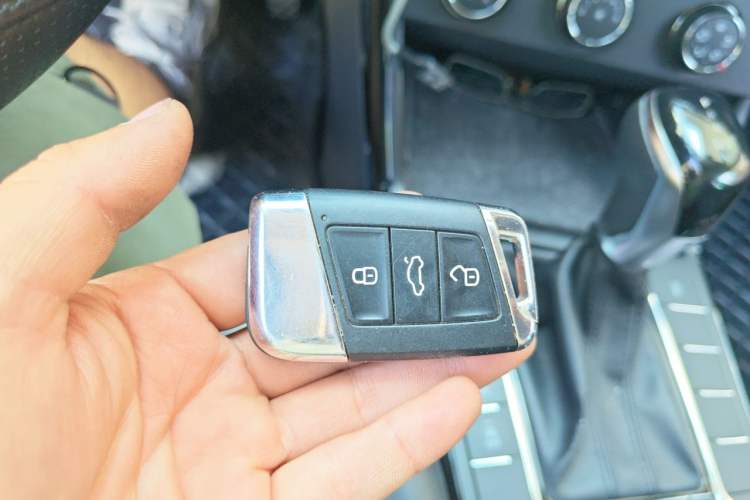 Used Volkswagen Passat 2019 280TSI Business Edition China VI Vehicle Key