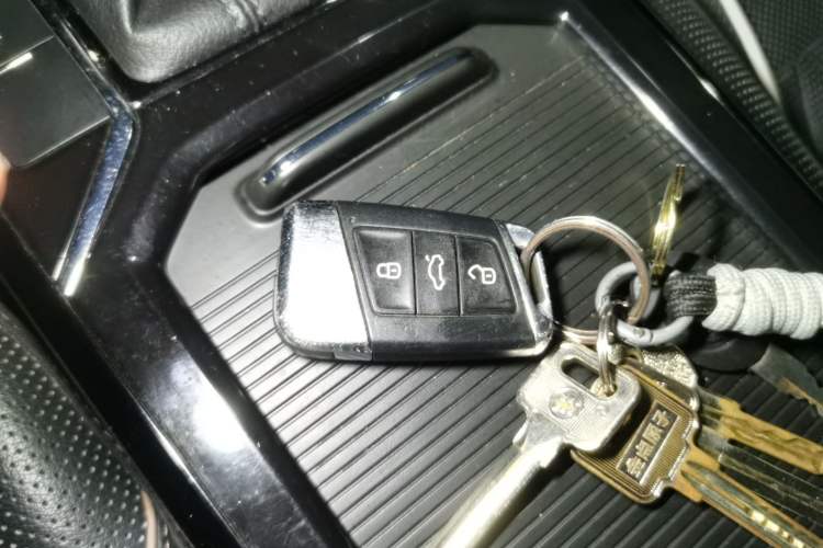 Used Volkswagen Passat 2019 330TSI Luxury Edition China VI Standard Vehicle Key