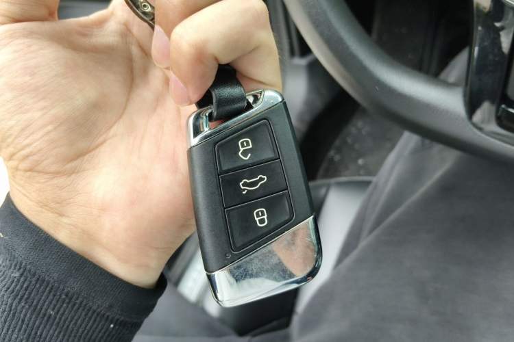 Used Volkswagen Passat 2019 280TSI Business Edition China VI Vehicle Key
