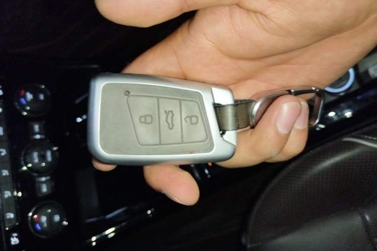 Used Volkswagen Passat 2019 330TSI Prestige Edition China VI Standard Vehicle Key