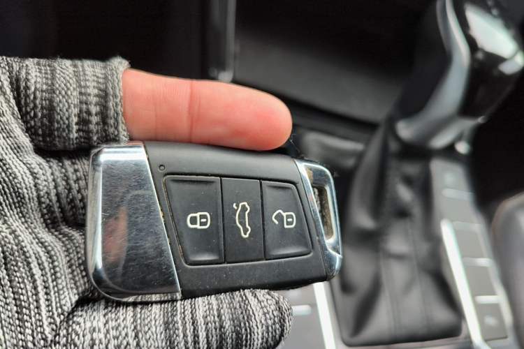 Used Volkswagen Passat 2019 330TSI Luxury Edition China VI Standard Vehicle Key