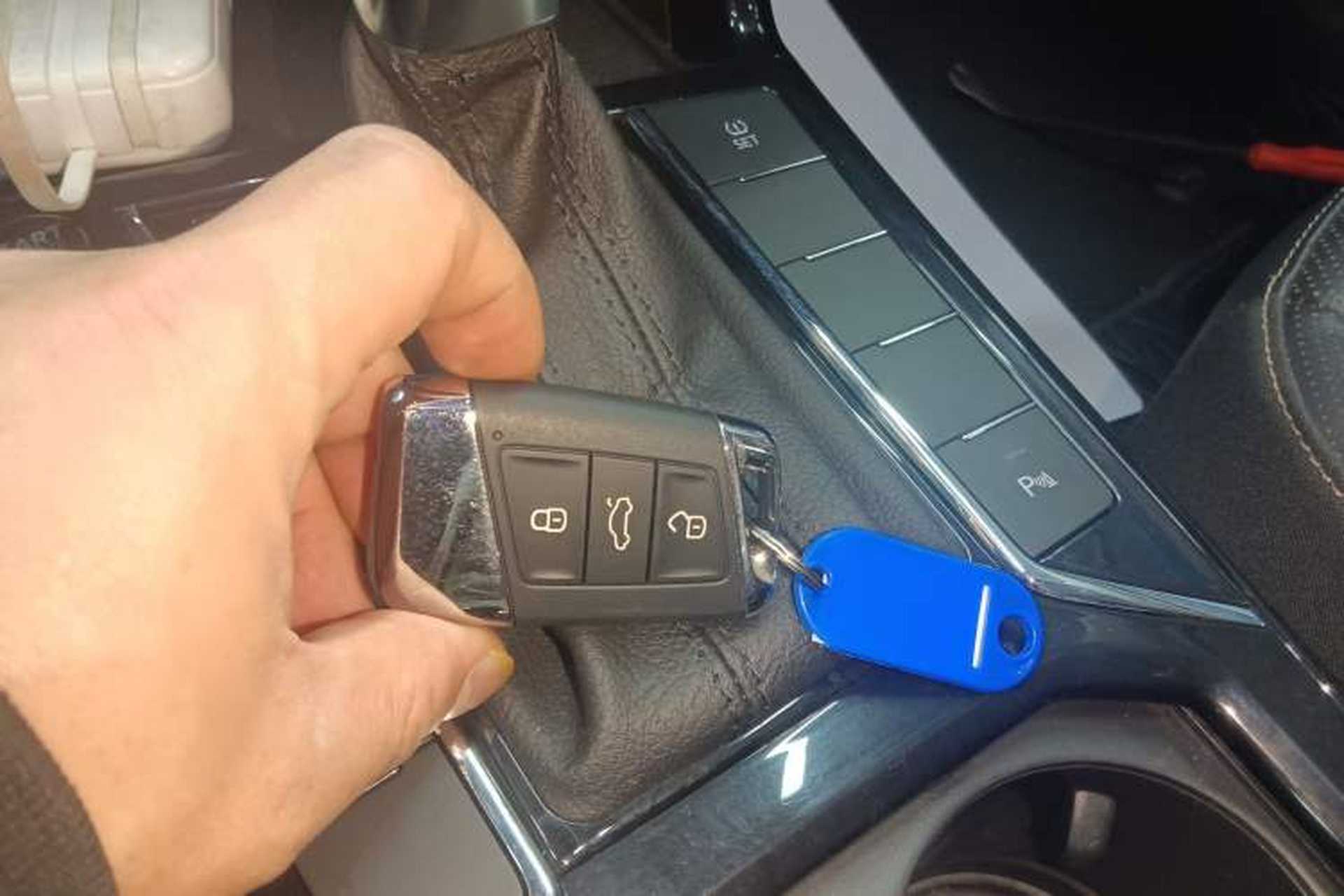 Used Volkswagen Passat 2019 330TSI Luxury Edition China V Standard Vehicle Key