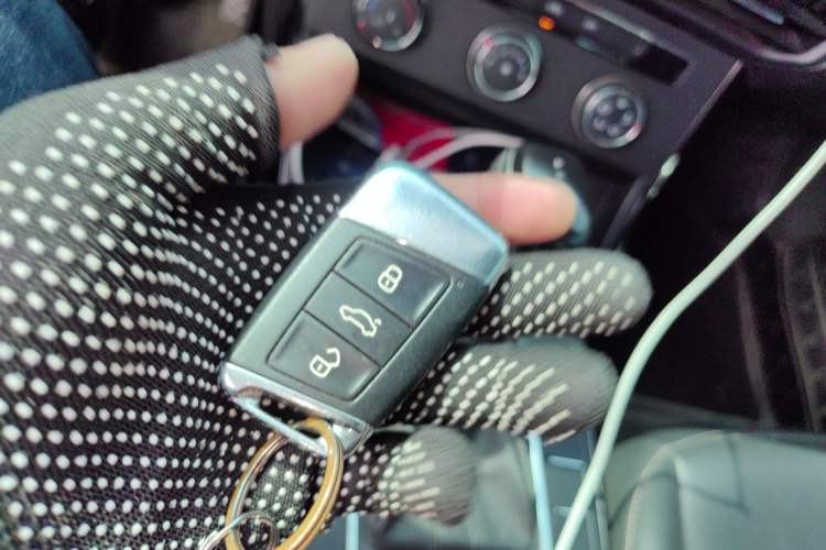 Used Volkswagen Passat 2019 280TSI Business Edition China VI Vehicle Key