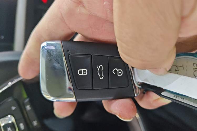 Used Volkswagen Passat 2019 330TSI Prestige Edition China VI Standard Vehicle Key