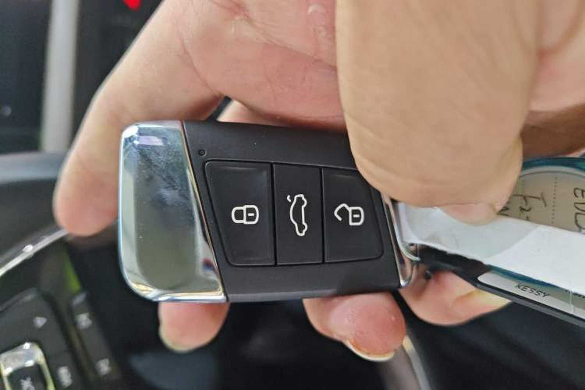 Used Volkswagen Passat 2019 330TSI Prestige Edition China VI Standard Vehicle Key