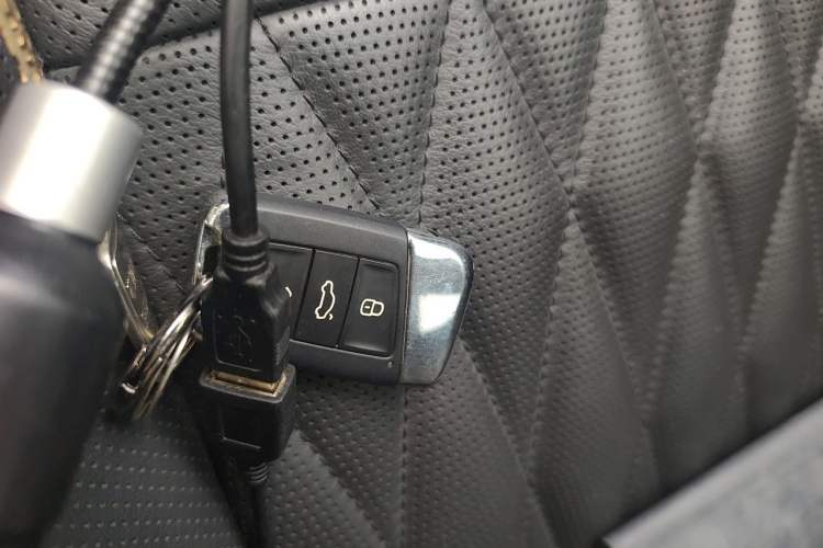 Used Volkswagen Passat 2019 330TSI Luxury Edition China VI Standard Vehicle Key