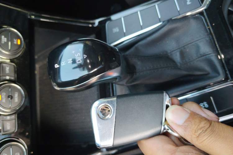 Used Volkswagen Passat 2019 330TSI Elite Edition China V Standard Vehicle Key