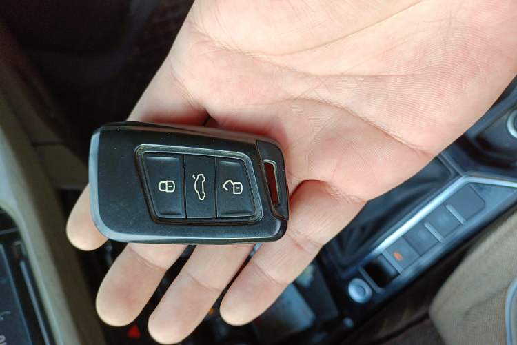 Used Volkswagen Passat 2019 330TSI Luxury Edition China VI Standard Vehicle Key