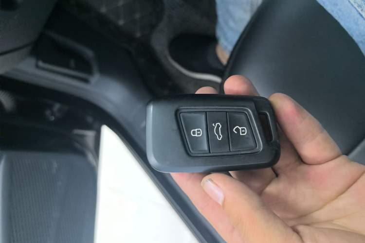 Used Volkswagen Passat 2019 280TSI Business Edition China VI Vehicle Key