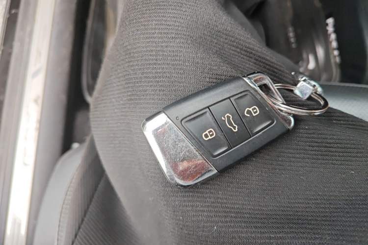 Used Volkswagen Passat 2019 330TSI Luxury Edition China VI Standard Vehicle Key